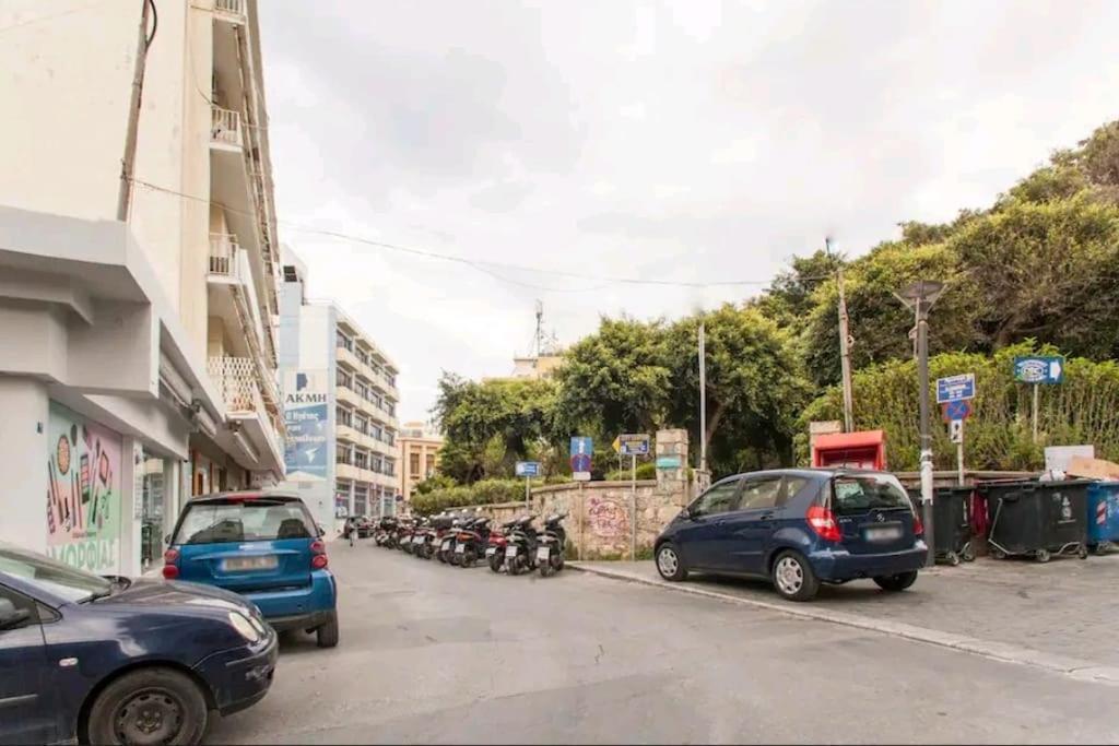 Cozy Apartment In The Heart Of The City Heraklion Exteriör bild