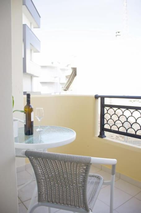Cozy Apartment In The Heart Of The City Heraklion Exteriör bild